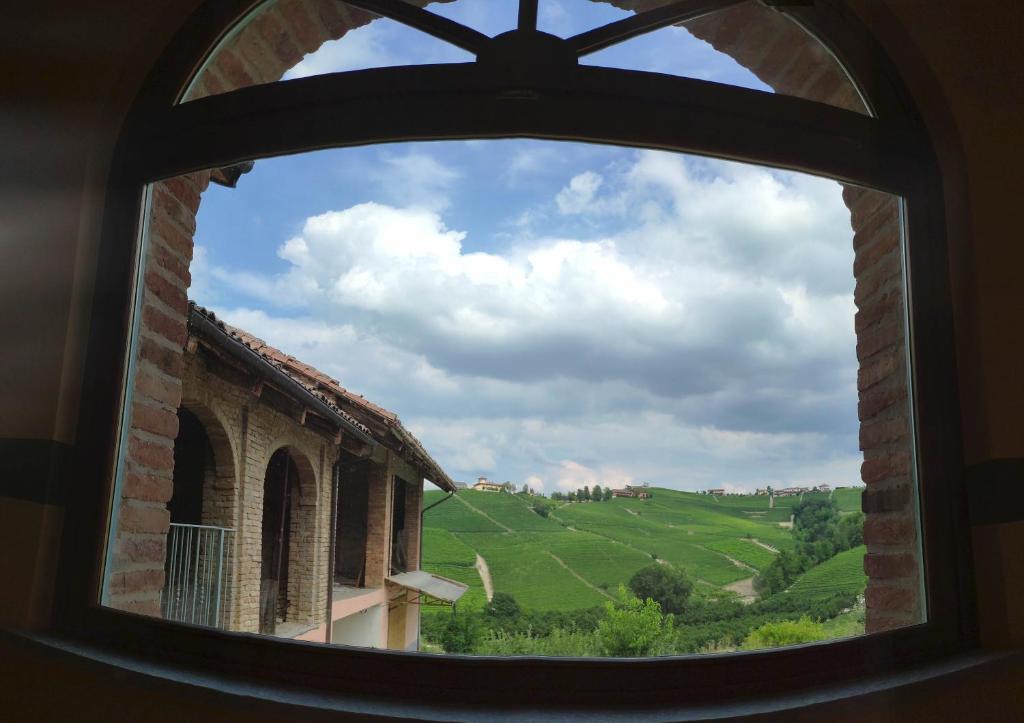 Cascina Pugnane - Barolo Soggiorno & Wine experience Piemonte Cascina Pugnane