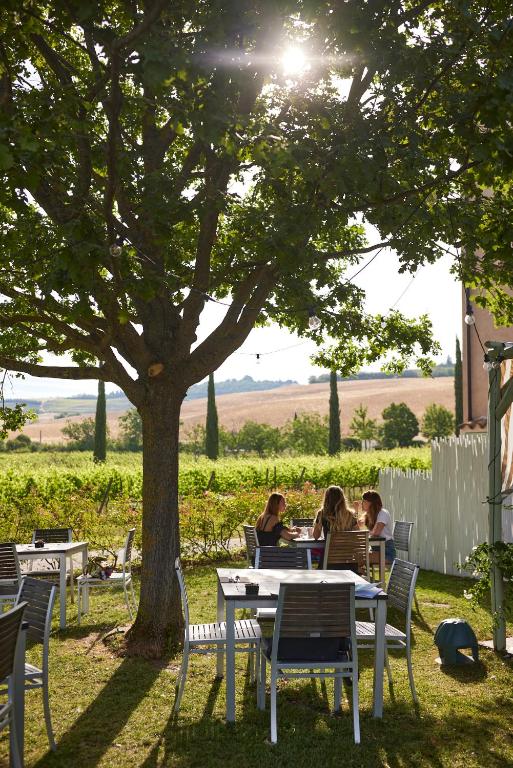Tenuta Santi Giacomo e Filippo - E-Bike "Alle Origini del Cibo" Marche Tenuta Santi Giacomo e Filippo