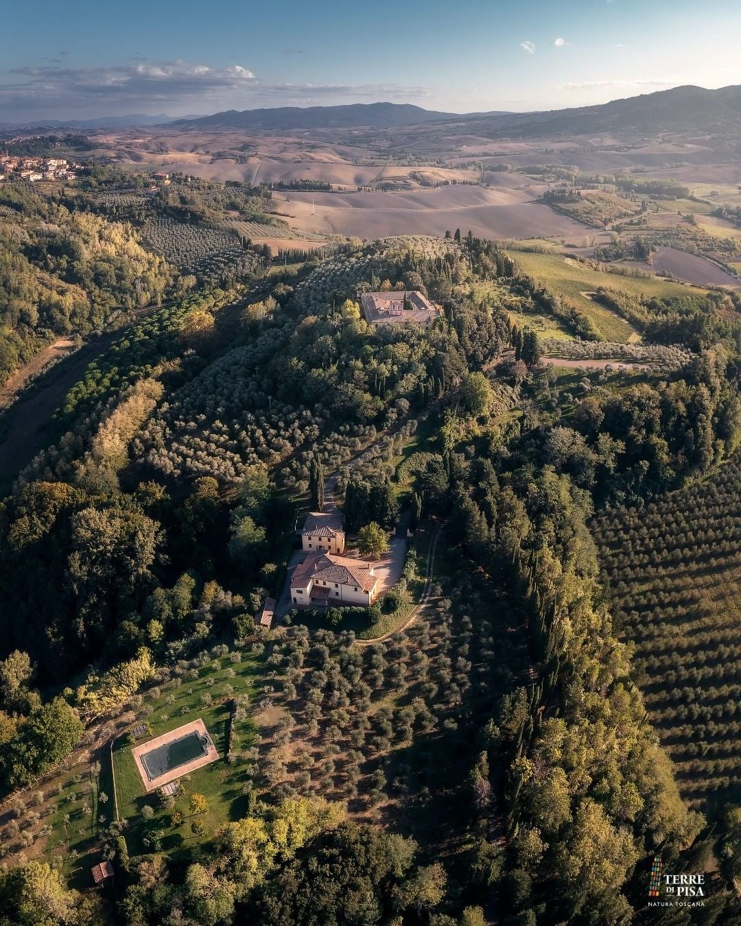 Badia di Morrona - Visita + Pranzo con Degustazione Toscana Badia di Morrona