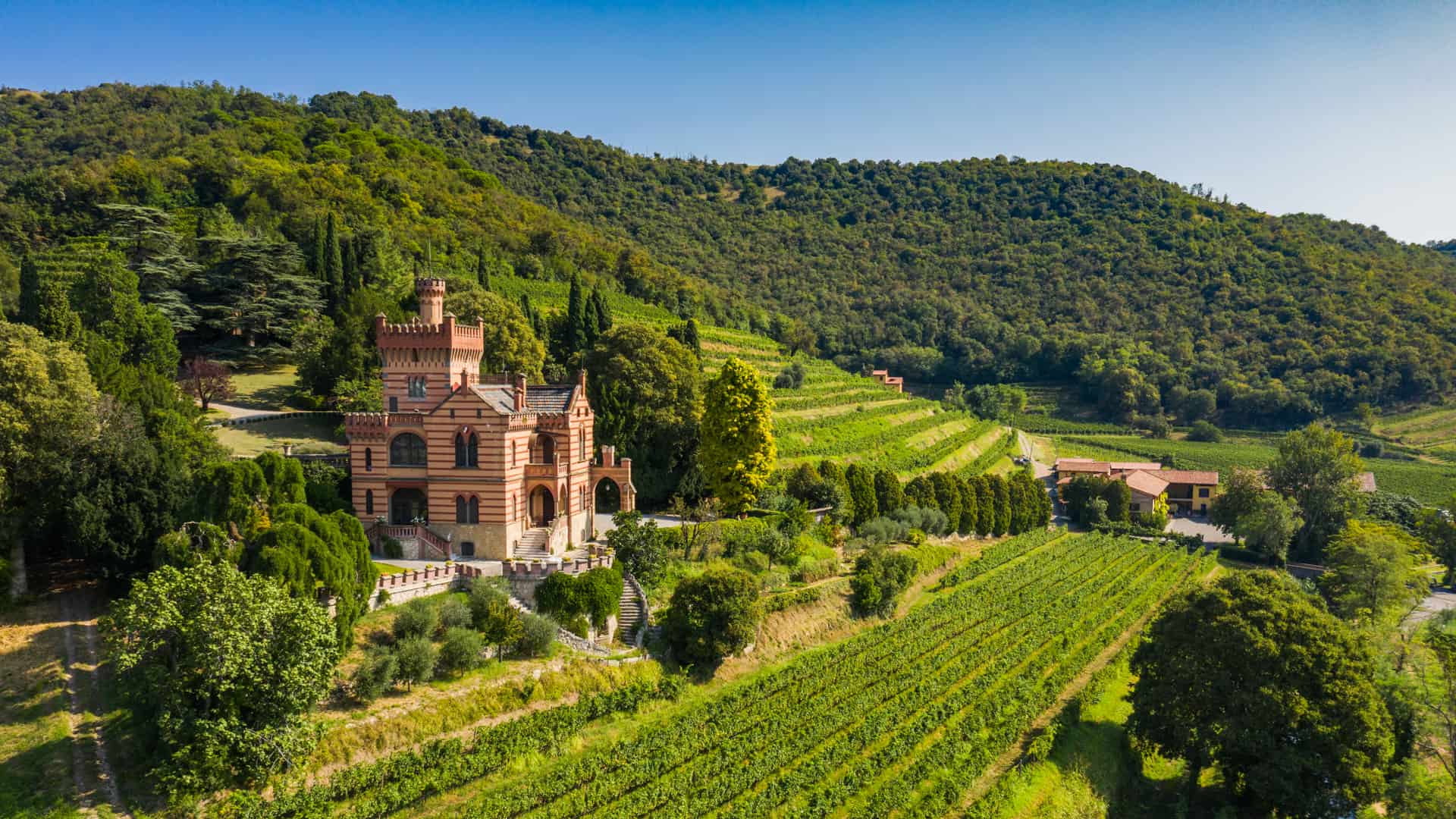 Castello Bonomi - Degustazione Cuvée1564 con Erbamat Lombardia Castello Bonomi